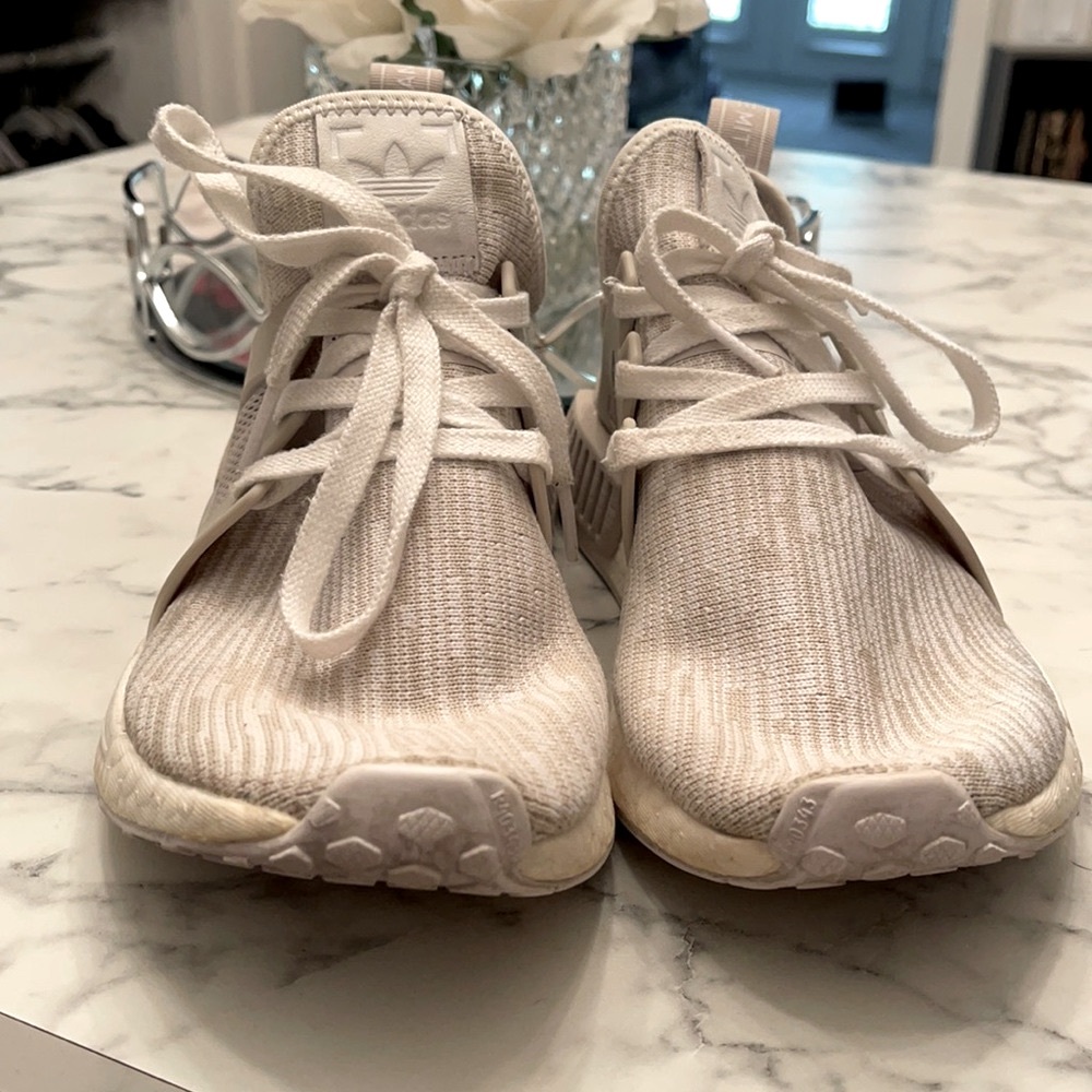Adidas Kicks - Picture 2 of 3